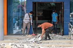 Indonesia's Flores quake death toll rises to 47 as relief efforts intensify