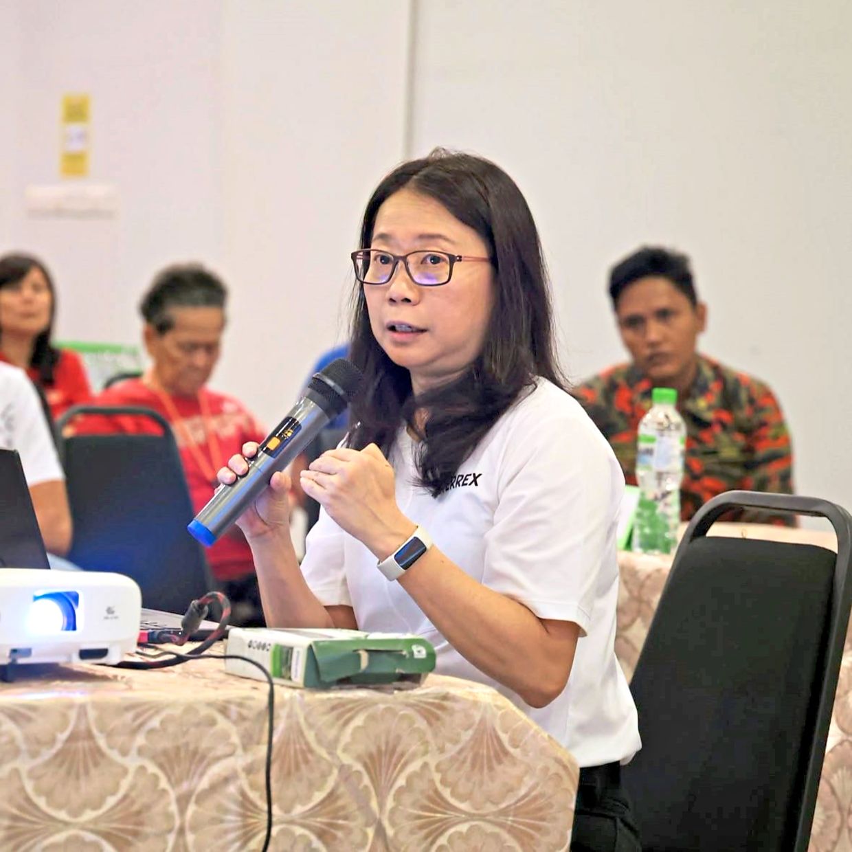 Cheng says authorities must issue higher fines to deter polluters.