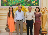 Hun Sen welcomes former political rival Kem Sokha into his home, praises Sokha’s daughter