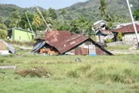 Nearly 13,000 displaced by deadly Indonesian quake await aid