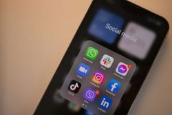 France’s top court blocks under-15 social media ban, citing constitutional freedoms