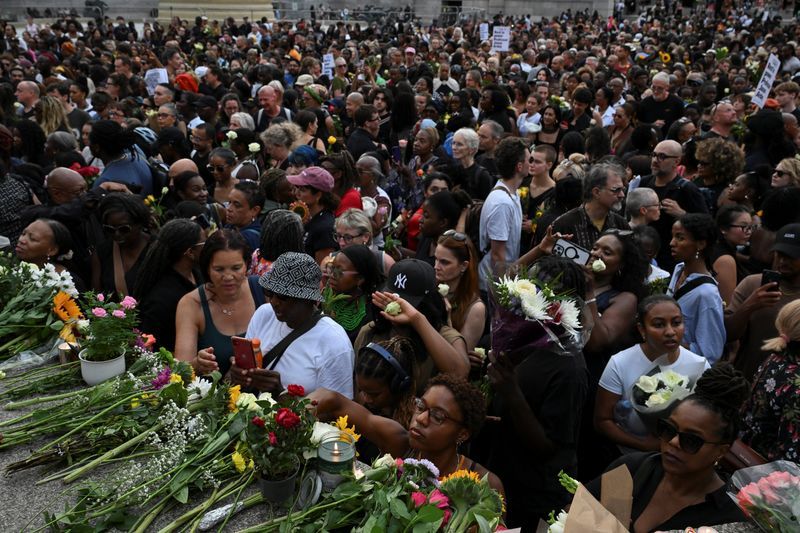 'Rest in Power': Thousands gather in London for vigil honouring academic ...