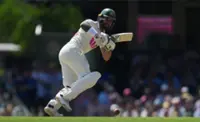 Cricket-Australia drop Weatherald for second Bangladesh test, bring in Renshaw