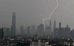 Thunderstorms and heavy rain forecast for five states, KL and Putrajaya until 1pm