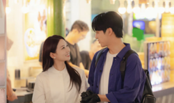 'Spooky In Love' stars Park Eun-bin, Yang Se-jong play tourists in Singapore