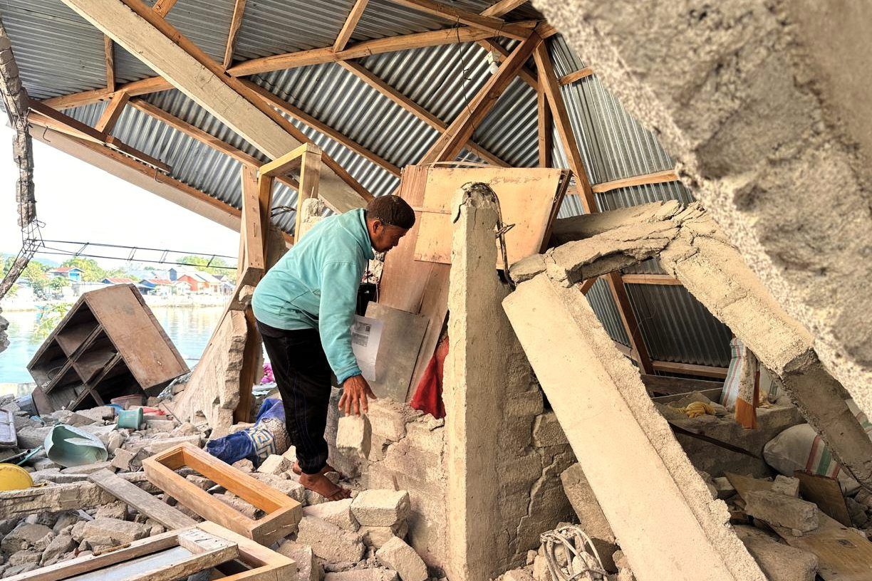 Photo: thestar.com.my Indonesia Earthquake: 84-Year-Old Woman Rescued Alive After 3 Days