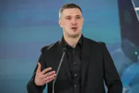 Ukraine's ousted defence minister calls for wartime elections