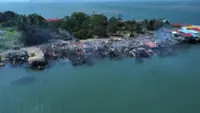 Firefighters save 162 houses after blaze destroys 28 homes in Sandakan water village