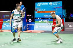 Wei Chong ready to battle friends for last eight