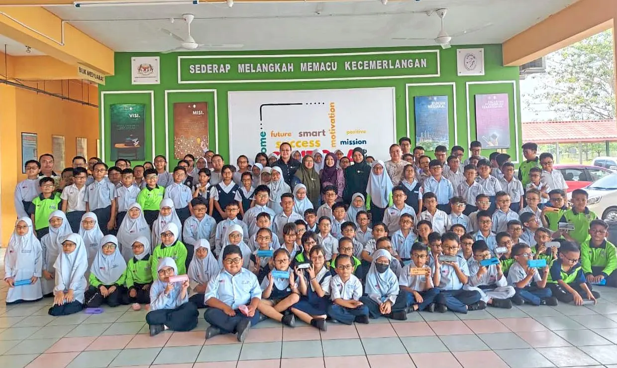 Vision For Future 2.0 programme provides free prescription spectacles to over 150 B40 children in Sibu; aims to improve education and quality of life.
