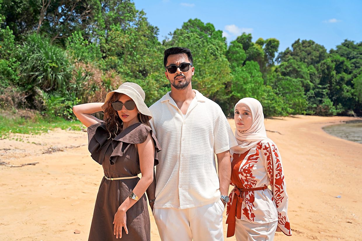 Madu Atau Racun starring (from left) Elisya Sandha, Aliff Aziz and Uqasha Senrose, has the tagline, ‘one house, two wives’. 