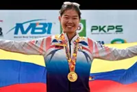 Shades of glory – Jie Yie smashes 10,000m record in style 