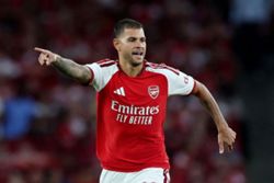 Soccer-Arsenal's Guimaraes a doubt for Coventry game as Arteta eyes another title