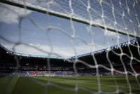Soccer-Heatwave-damaged Parc des Princes pitch forces PSG fixture switch