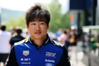Motor racing-Tsunoda was on the beach when he got F1 comeback call