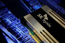 South Korea's SK Hynix considers building memory chip plant in Japan, Hankyoreh reports