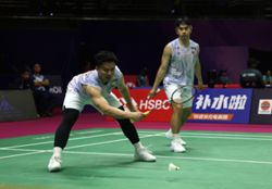 Sze Fei-Izzuddin bow out as defending champs end all-Malaysian semi-final hopes