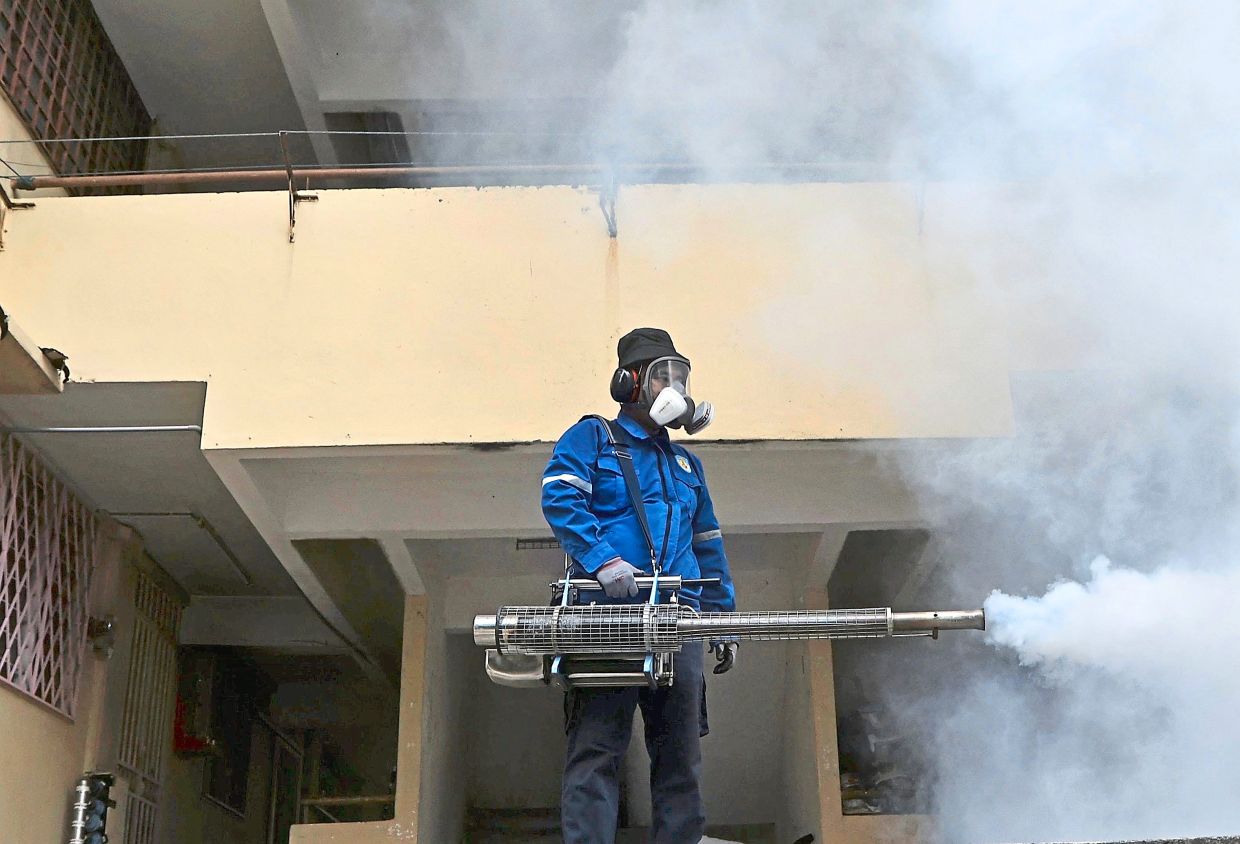 Dengue surges, vaccines lag