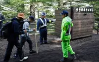 Japan dad ditches seven-year-old for hours to climb Mt Fuji