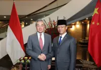 Chinese Foreign Minister calls for stronger all-round cooperation with Indonesia to tackle risks, challenges