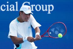 Tennis-Nakashima rallies past Fritz to reach back-to-back Masters semis