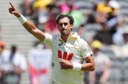 Cricket-Lethal left-armers star as Australia take 101-run lead against Bangladesh in second test
