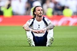 Soccer-Five children, two sets of twins ease Maddison's injury recovery