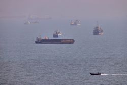 Trump threatens sanctions on Iran partners as oil prices rise again during the weekend