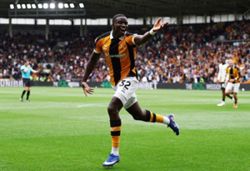 Soccer-Hull stun Manchester United 2-0 on Premier League return