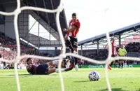 Soccer-Tottenham's expensive rebuild begins with familiar collapse
