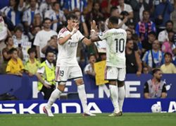 Soccer-Substitute Espi snatches last-gasp winner in Real Madrid LaLiga opener
