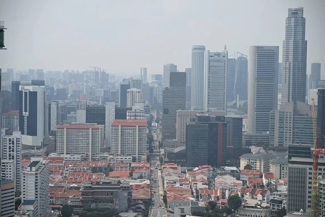 At 3pm, the 1-hour PM2.5 – the average concentration of PM2.5 measured in the air over the past hour – ranged from 37ug/m3 to 59ug/m3 within the normal and elevated range. -- ST PHOTO: AZMI ATHNI/Asia News Network