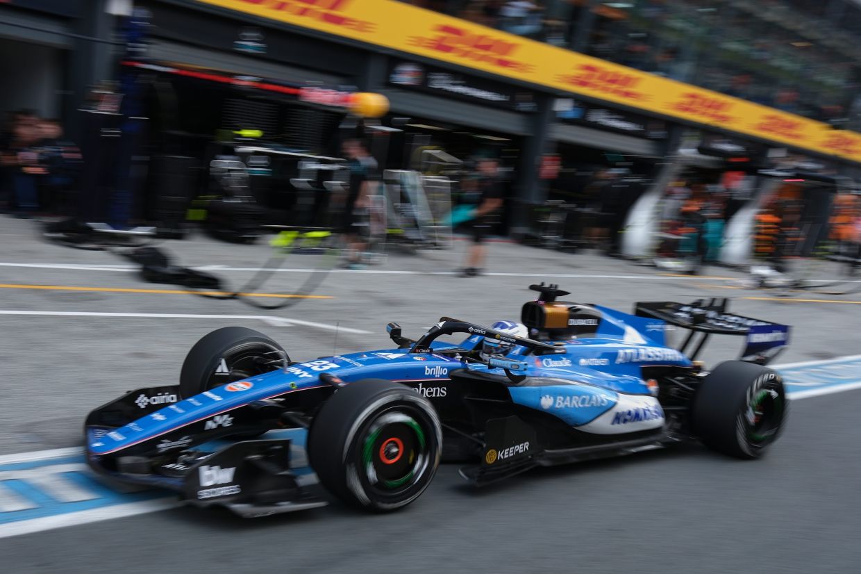 Williams driver Alexander Albon of Thailand makes a pit stop during the Formula One Dutch Grand Prix in Zandvoort, Netherlands, Sunday, Aug. 23, 2026. -- AP Photo/Patrick Post, Pool