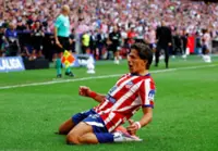 Soccer-Giuliano rescues Atletico as Alvarez jeered in Villarreal draw
