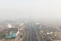 Govt sends more troops to fight Borneo fires