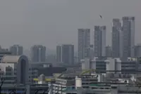 Govt closely monitoring air quality as PSI nears unhealthy range in central Singapore