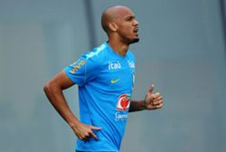 Soccer-Trabzonspor set to sign Fabinho on free transfer