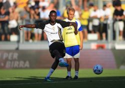 Soccer-Juve boss Spalletti demands more from Kolo Muani
