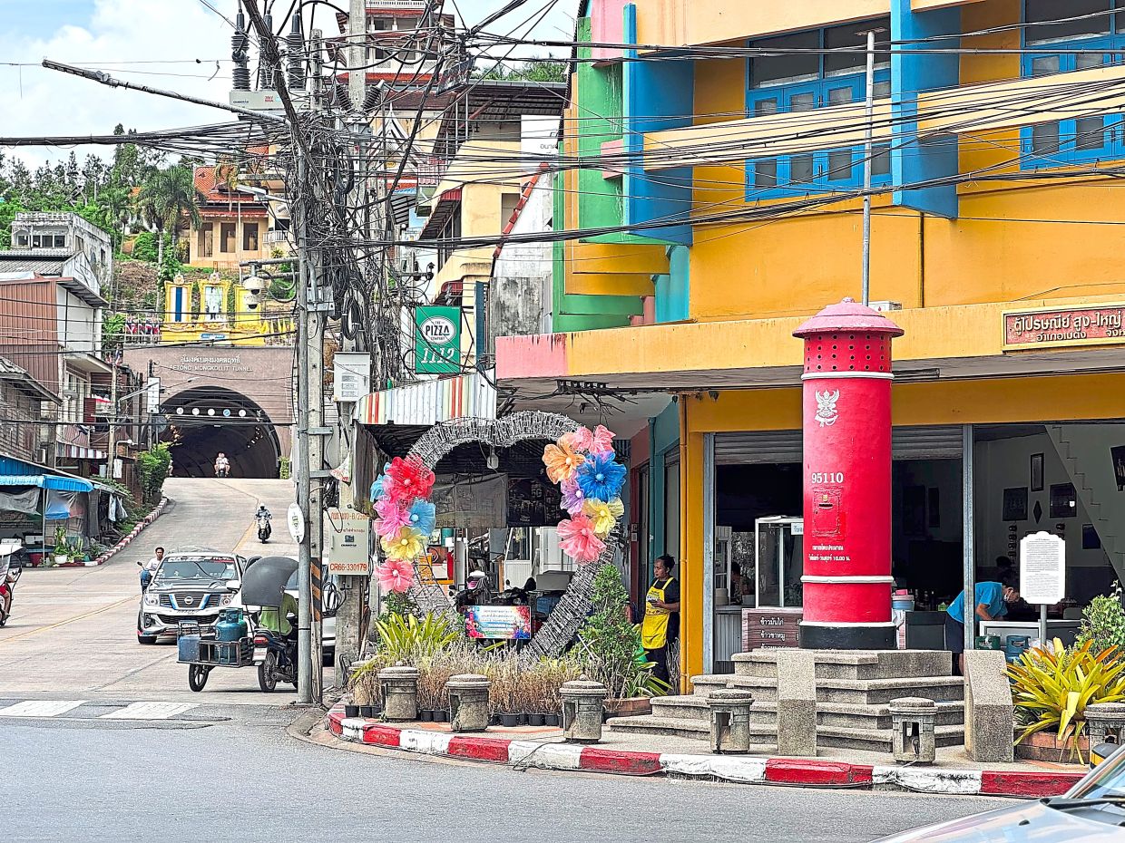 One of the largest mailboxes in the world can be found in Betong.