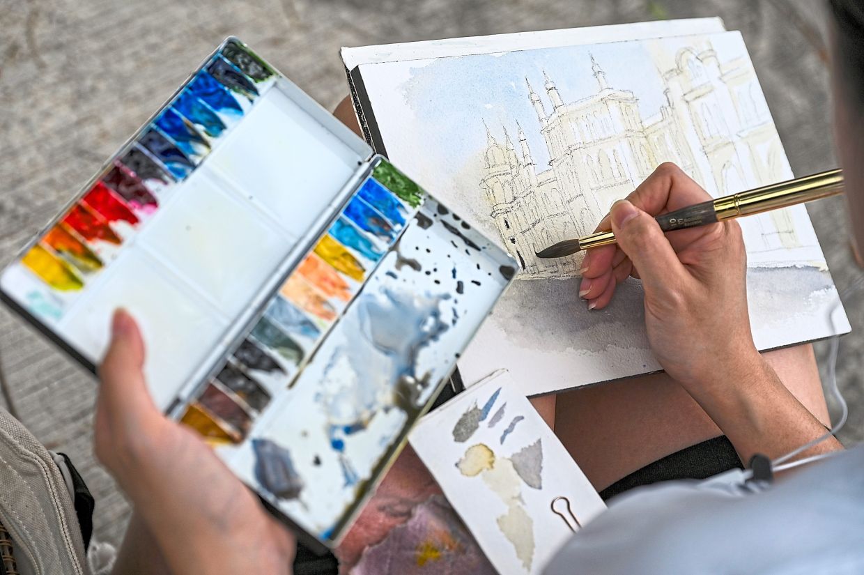 Delicate strokes bringing a watercolour rendition of the train station to life.