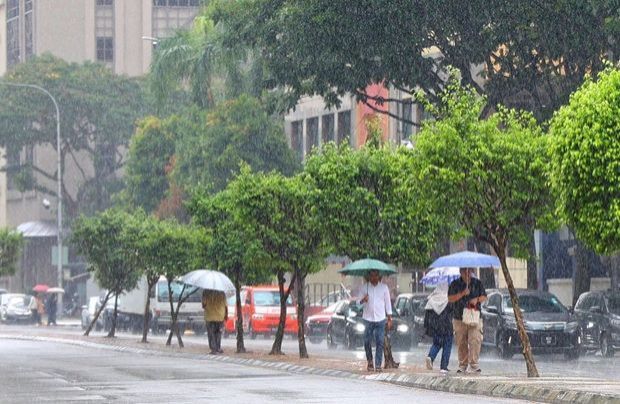 Thunderstorms and heavy rain forecast for eight states until 3pm