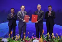 Singapore and Vietnam agree to deepen leadership exchanges, expand tech cooperation