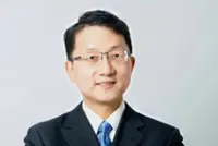Chinese ambassador begins Australia posting, says took bus to work