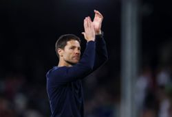 Soccer-Chelsea start Alonso era with exciting 3-2 win at Fulham
