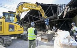 Many foreigners have hard time obtaining disaster info in Kumamoto quake