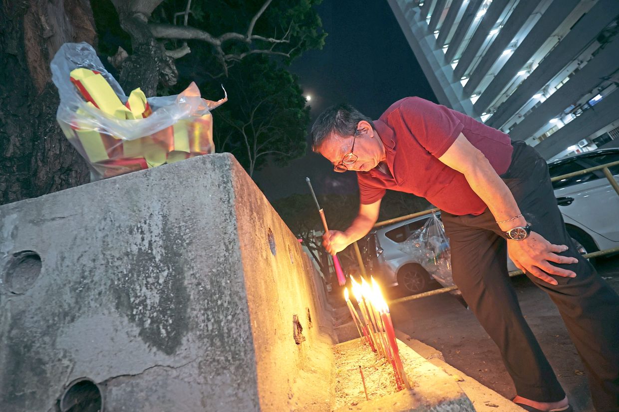 Sacred customs take green steps forward