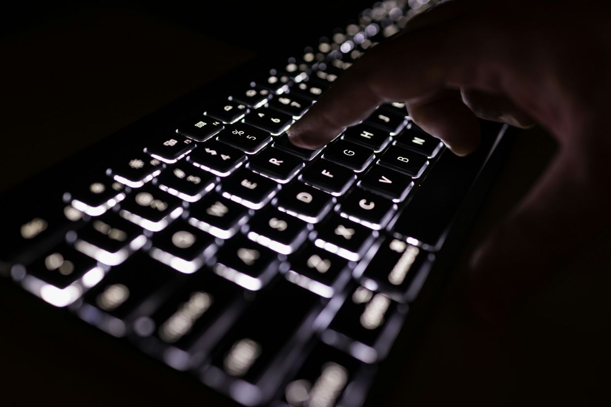 AI firms debate putting cyber tests online after model hacks