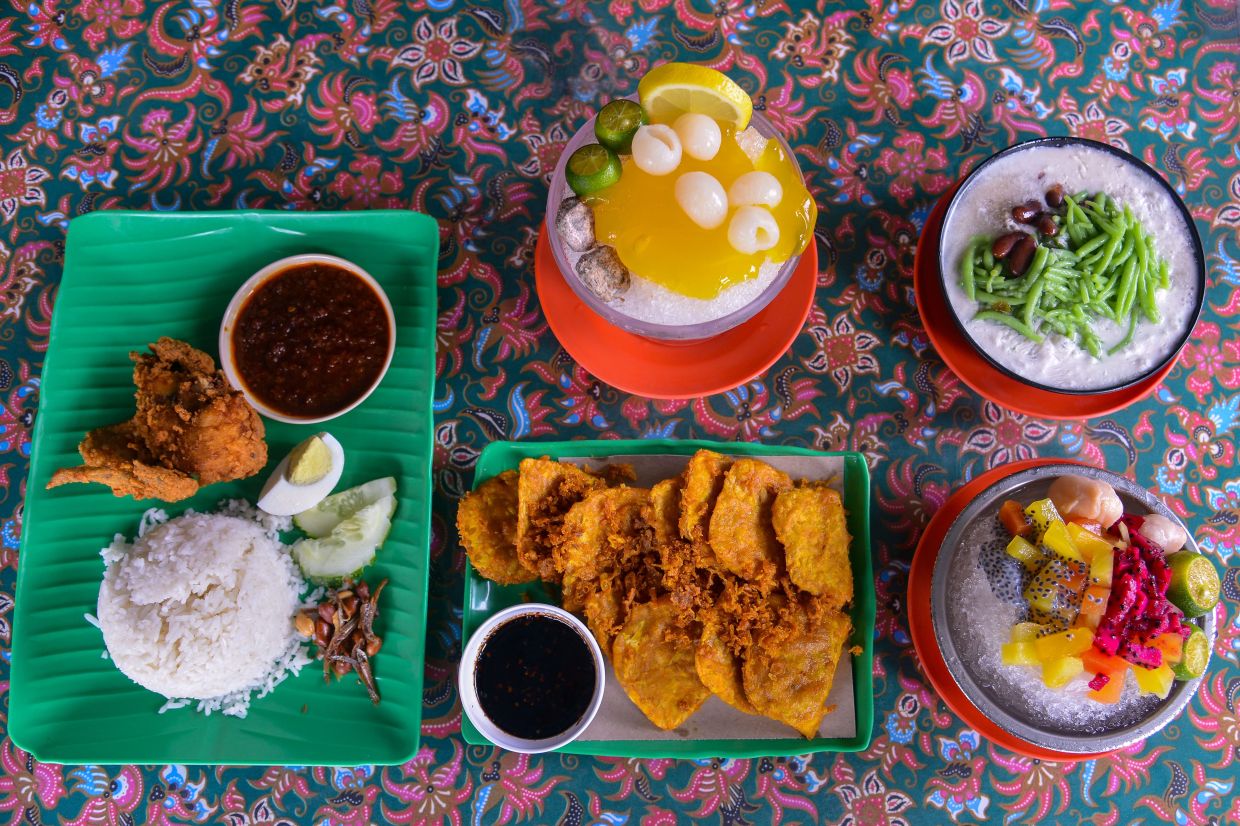 Besides cendol, other items on the menu include ais kacang, laksa, curry noodles, mee bandung, nasi lemak and nasi ayam penyet.