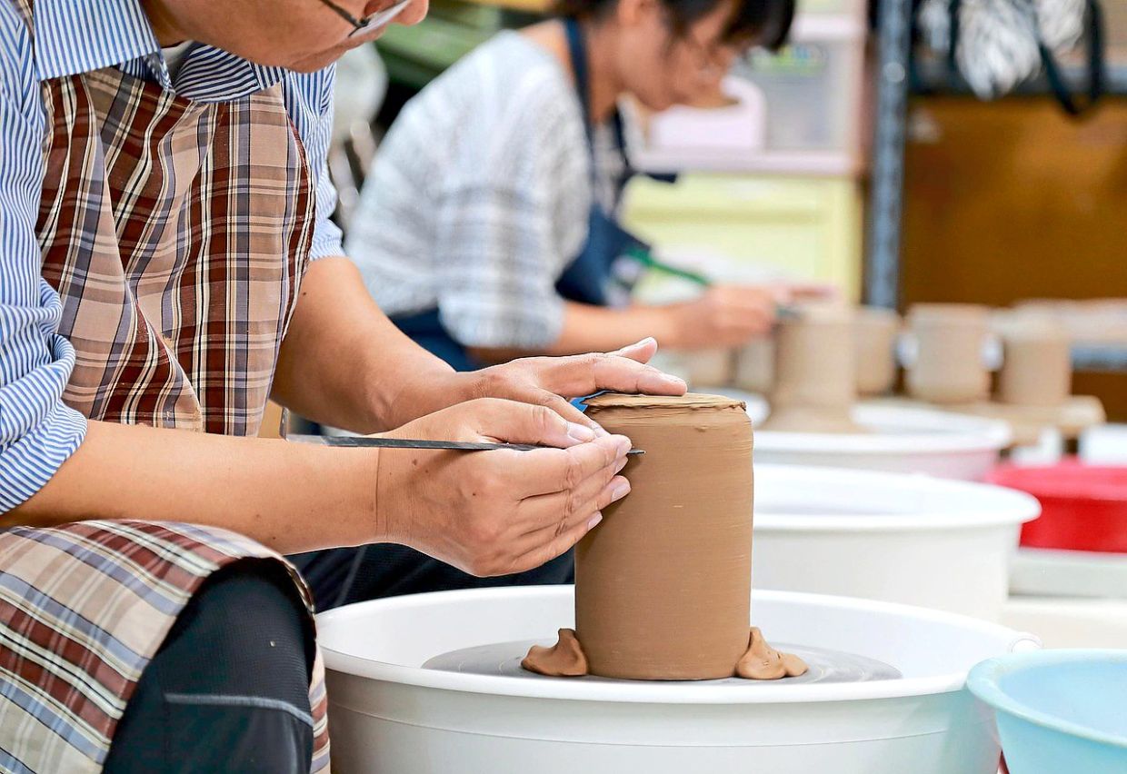 Pottery classes are always popular with tourists, especially if they are held in the Italian countryside.