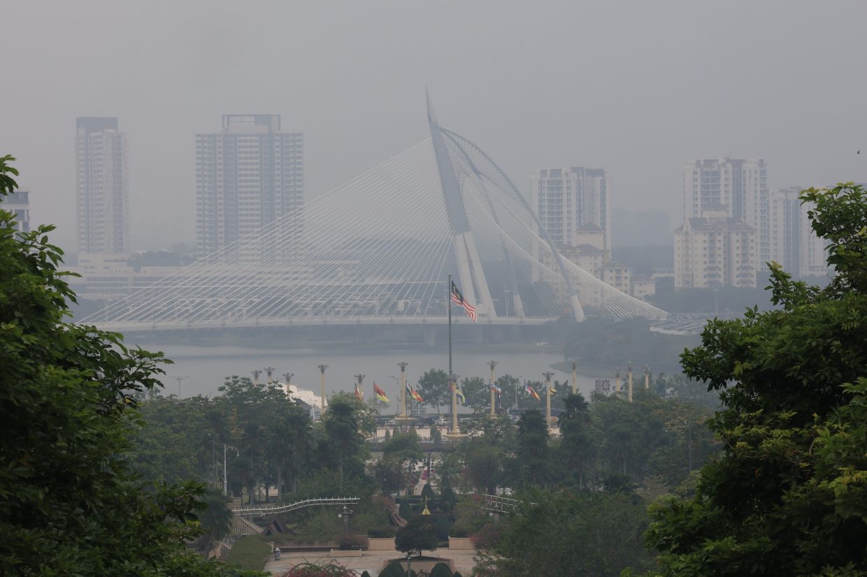 Pharmacists urge extra care during haze season